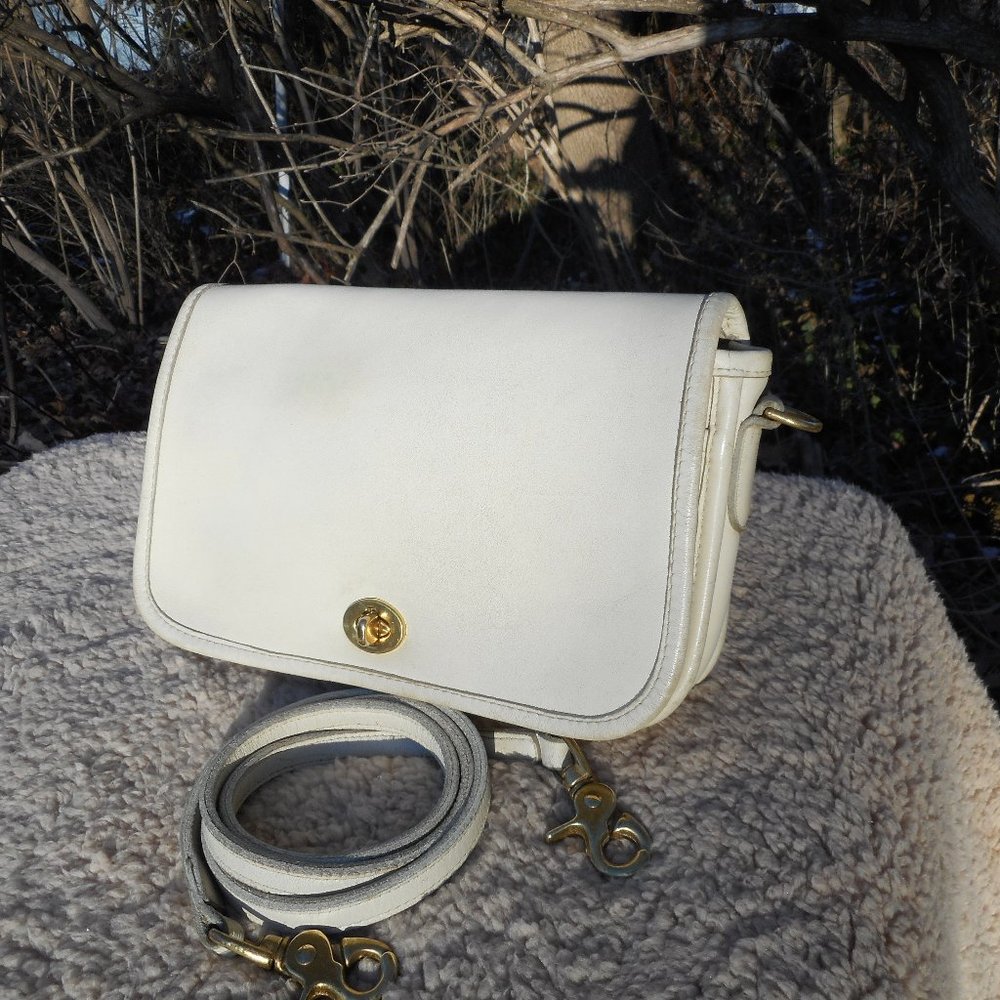 Sold** Vintage Coach NYC  Pocket Purse 9755 , in Bone